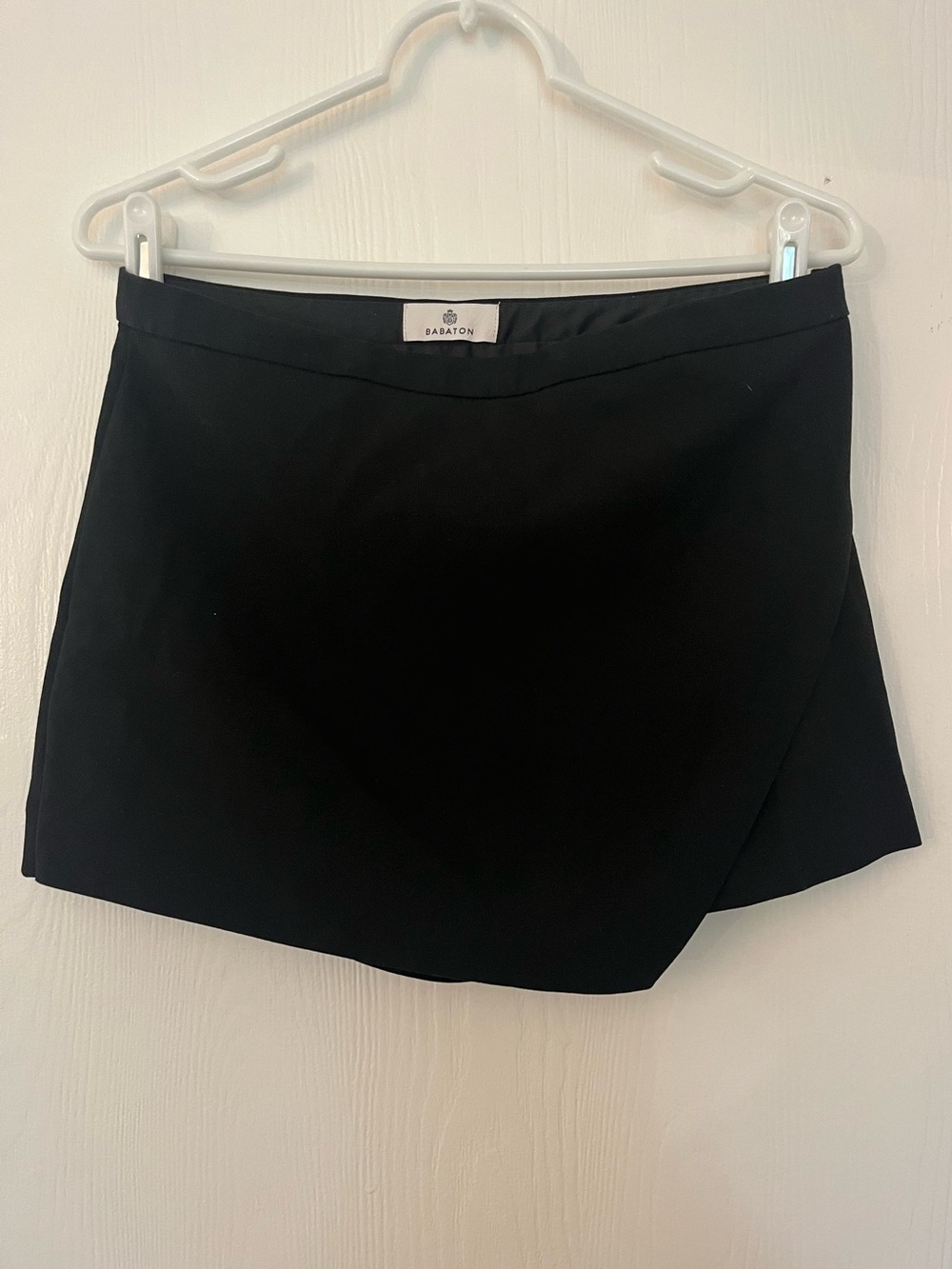 Aritzia Babaton Kelly Skort